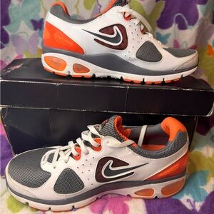 Nike Max Air Running Shoes Women’s Size 8.5 Gray Orange White Sneakers